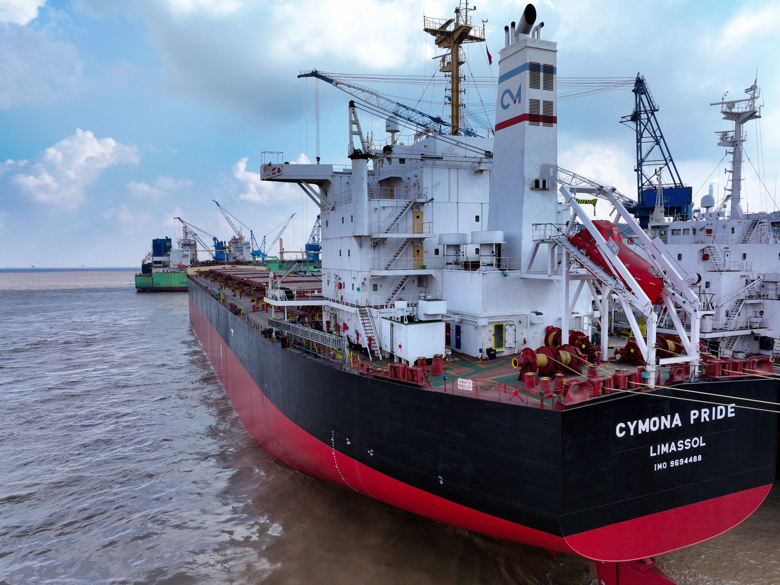 M/V Cymona Pride, Panamax bulk carrier, stern view